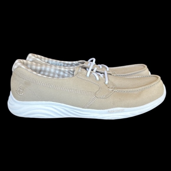 Skechers women’s boat shoe very good condition size 10, beige plush comfort - Picture 1 of 13